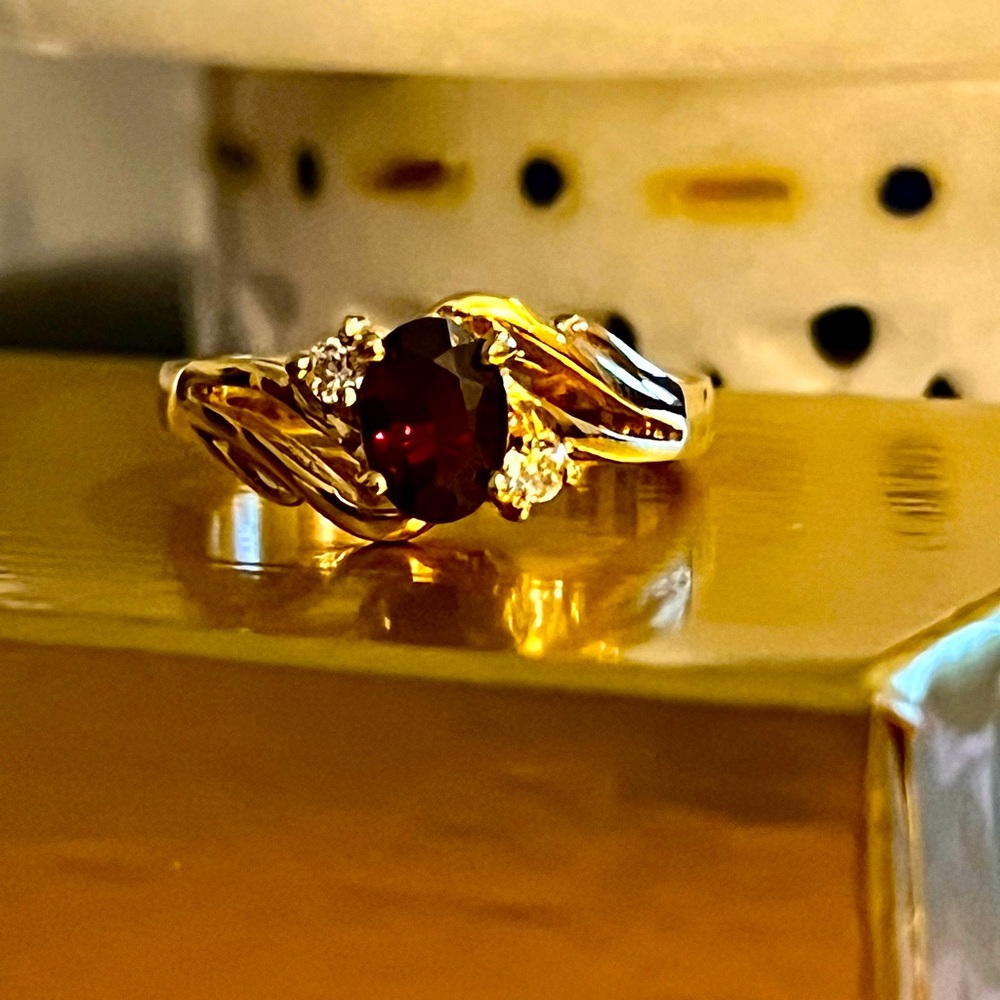 Gold tone Ring with Garnet & crystal accents